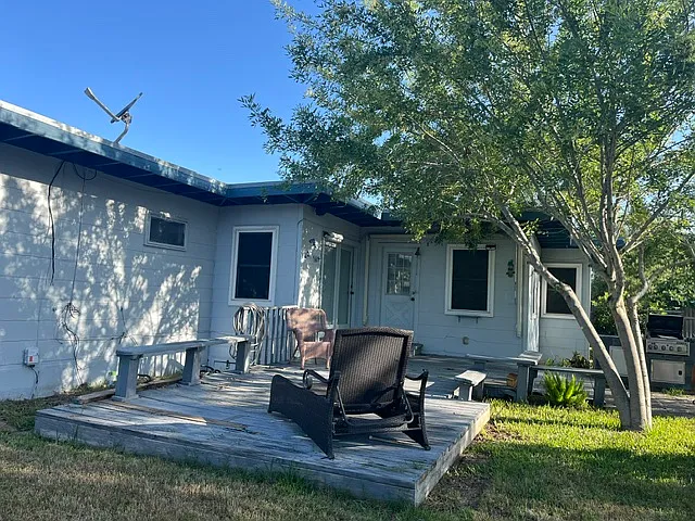 Shaded deck off bedrooms 2 and 3