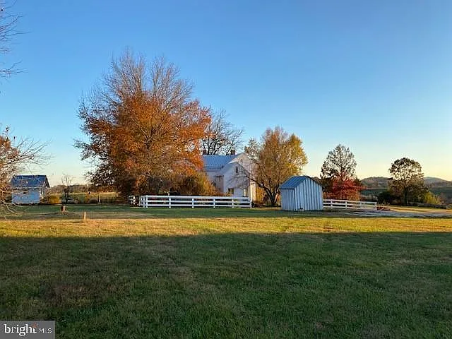 873 Hawlin Rd — Photo 46