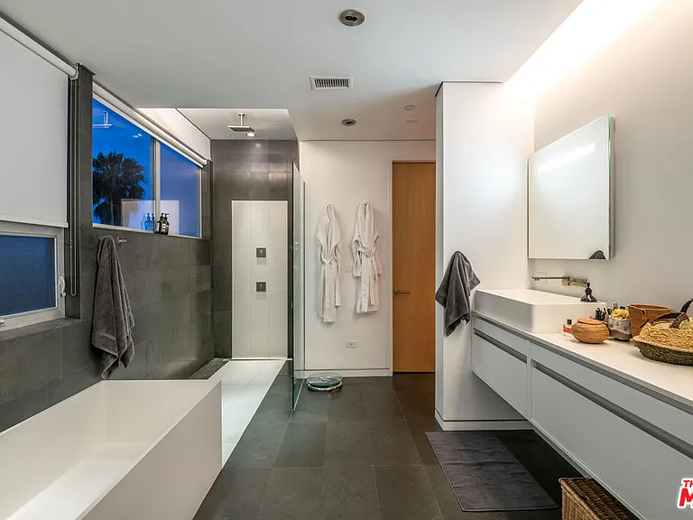 716 Brooks Ave — Photo 17
