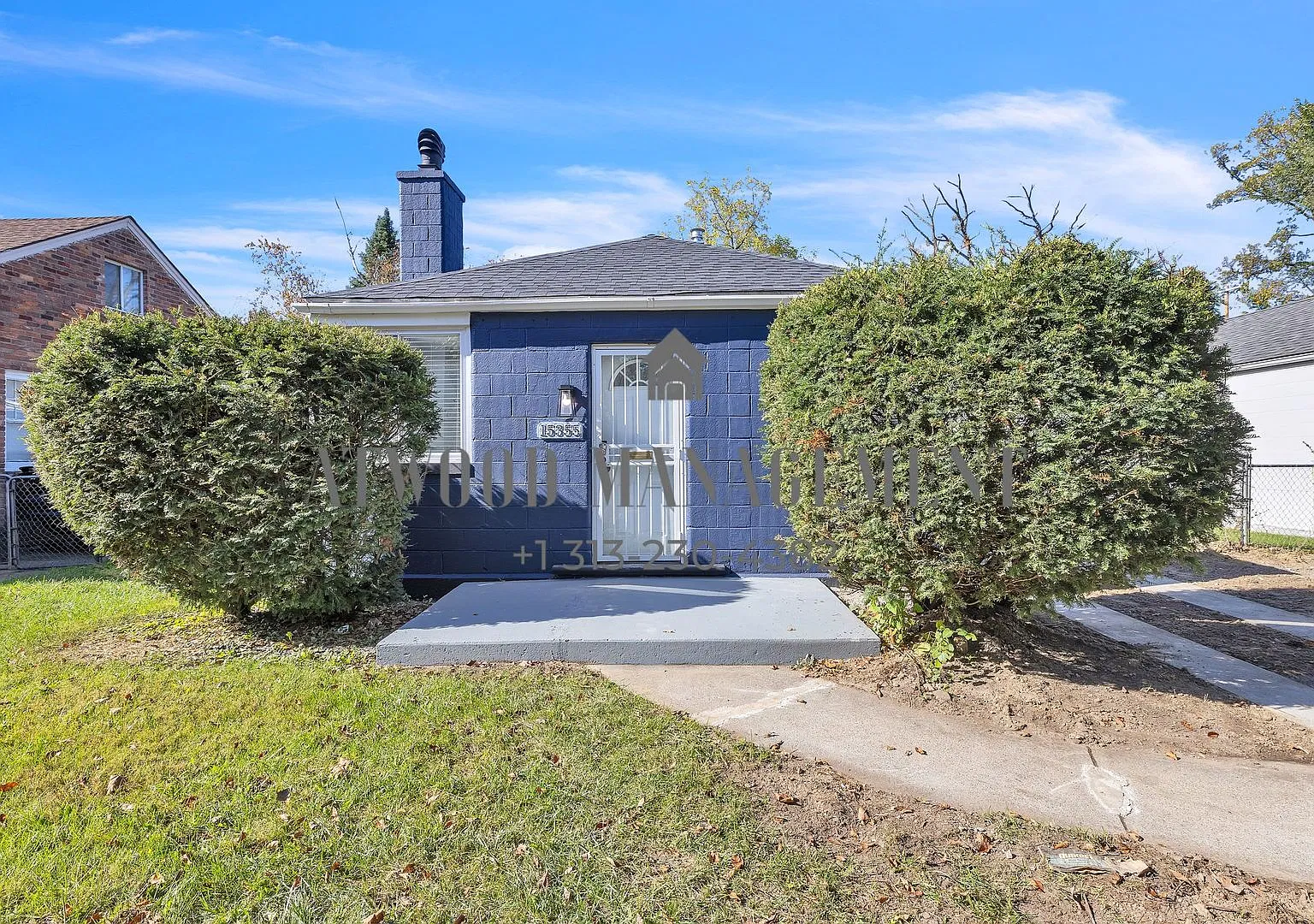 This beautifully updated 3-bedroom, 1-bath single-family home is ready for move-in! — Photo 1