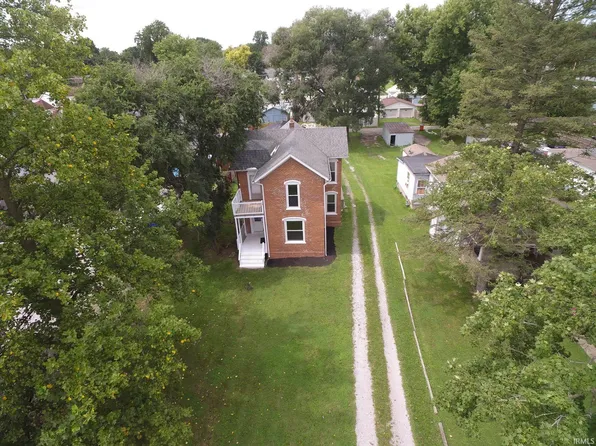 210 N Railroad St, Monticello, IN 47960