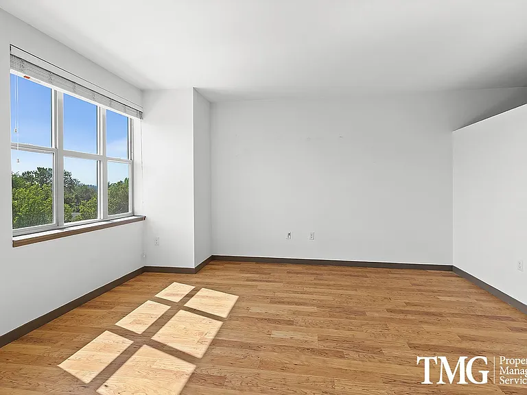 Corbett Heights Apartment Homes — Photo 45