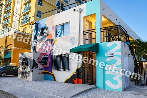 223 NW 12th St #4 Photo 1