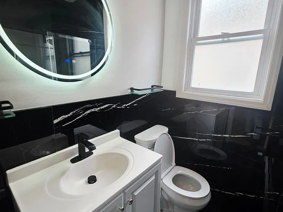 23 Maple Pl