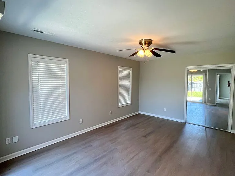 2409 Sunburst Ct — Photo 9