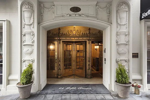 Sold by Corcoran | media 22