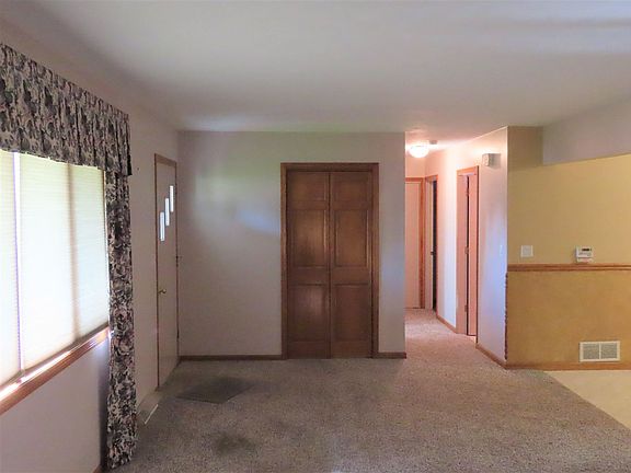4th image of 1284 N 8th St
