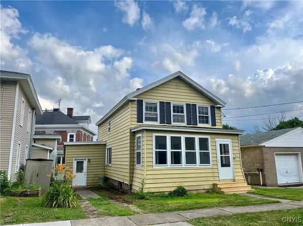 152 W Cayuga St, Oswego, NY 13126