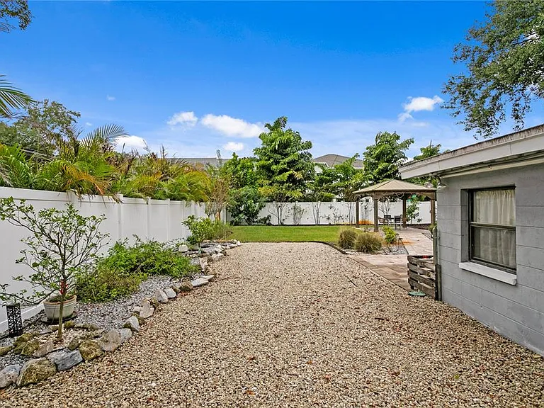 2407 S Lois Ave — Photo 21