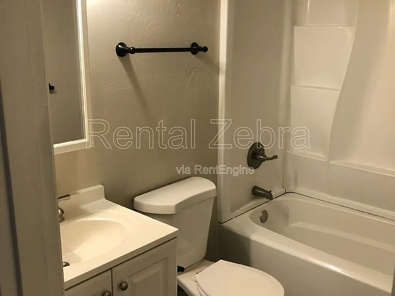 1332 NE Del Norte Ave — Photo 6