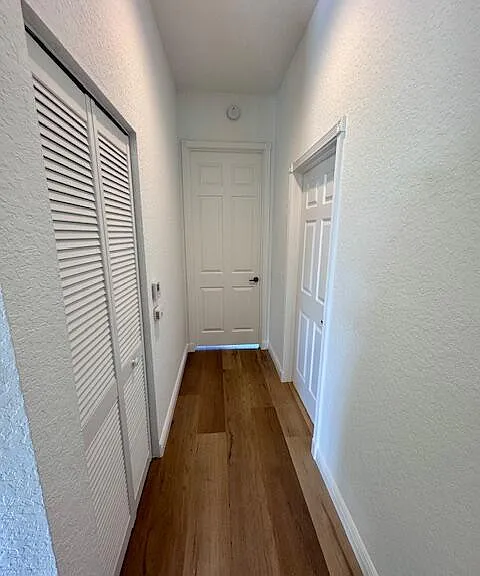 7842 Exeter Blvd E — Photo 28