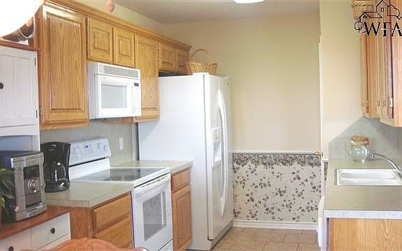 5th image of 133 Stonebridge St