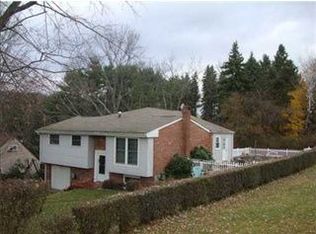 1024 Valley Dr, Greensburg, PA 15601