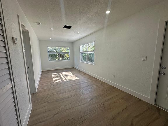 2nd image of 3315-3331 SW 15th Ave