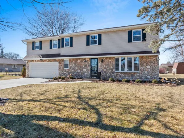 1258 Cornflower Ct, De Pere, WI 54115