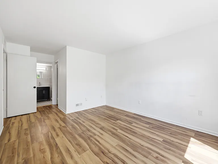 118 Woodlake Dr #118 — Photo 9