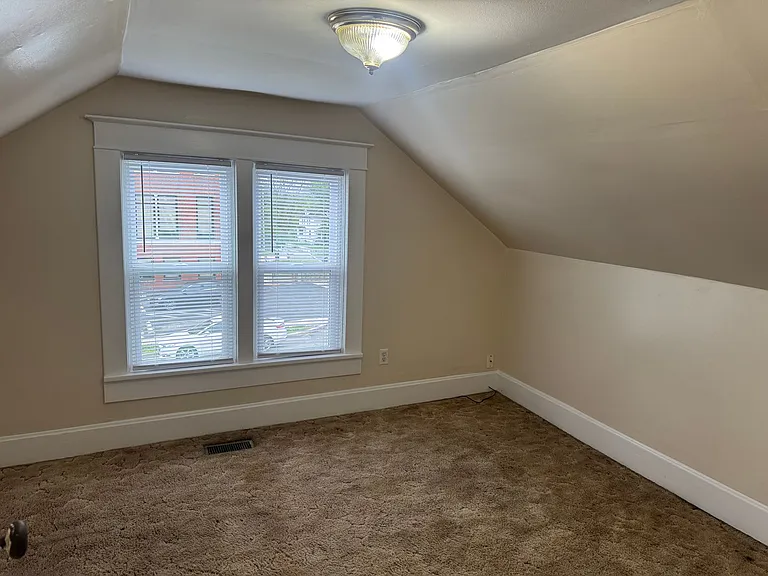 1616 S 25th St — Photo 11