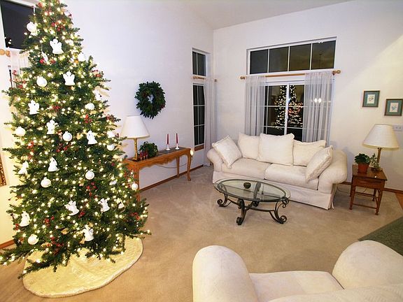 4th image of 10402 Meadowlark Ct E