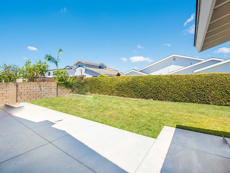 9891 Hot Springs Dr — Photo 30
