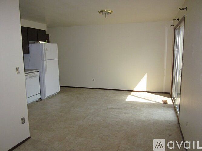 1st image of 512 Cooper Ave