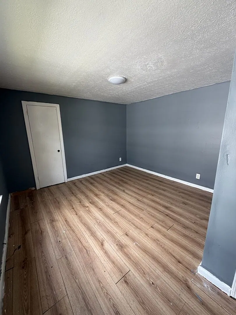 Jones Ave 2809 A & B — Photo 4