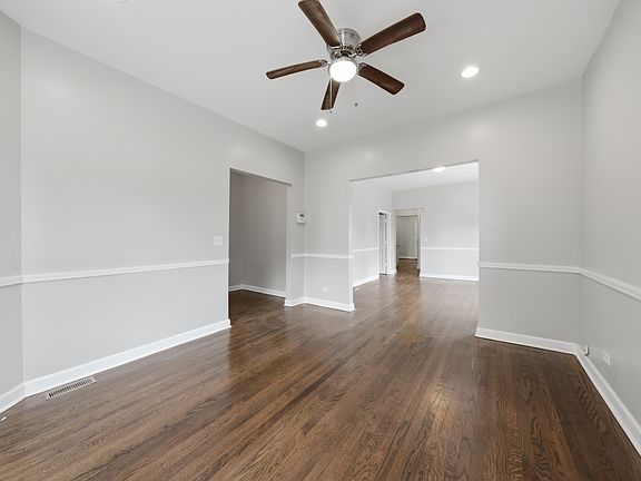 3rd image of 7843 S Burnham Ave