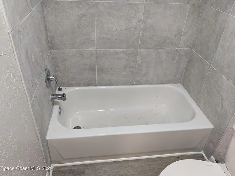 3510 Sable Palm Ln #E — Photo 12