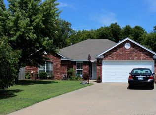 2004 W 4th Pl S, Claremore, OK 74017