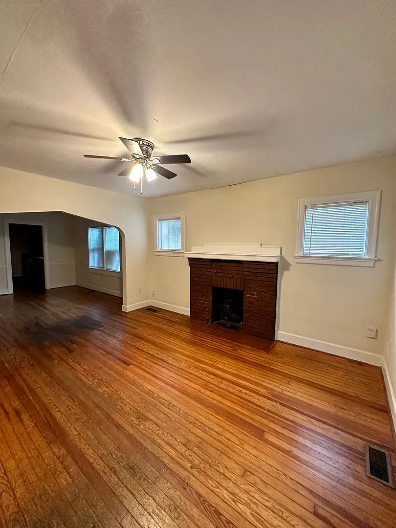 Pre-Leasing Now for the Fall Semester 2026 — Photo 3