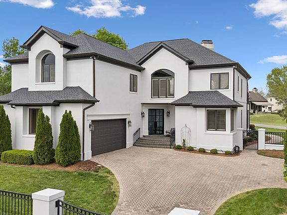 2nd image of 5018 Country Club Dr