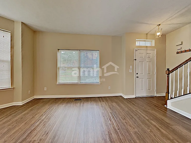 221 Scarlet Ridge Ct — Photo 5