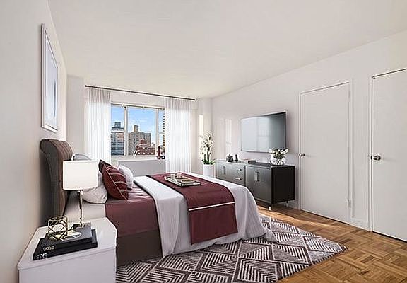4th image of 308 E 84th St #5
