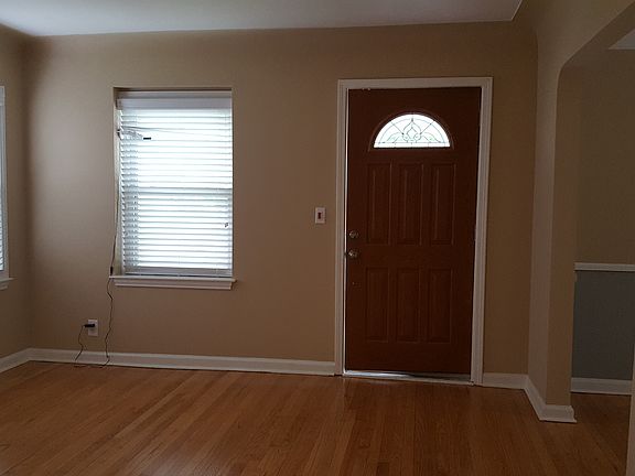 2nd image of 25389 Pembroke Ave