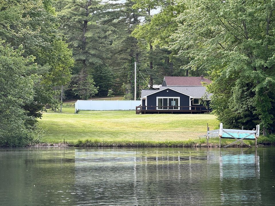 1st image of 241 Mashapaug Rd