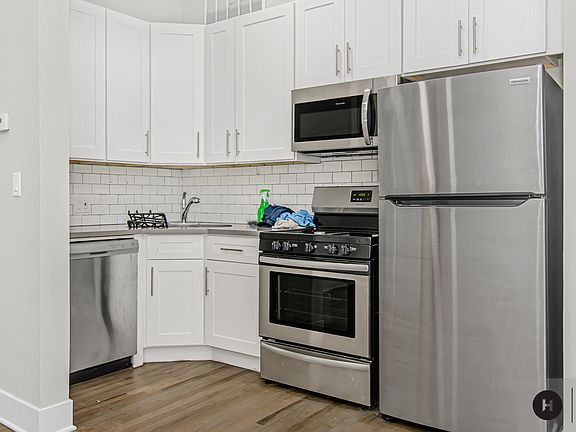 3rd image of 809 N Wabash Ave #2W