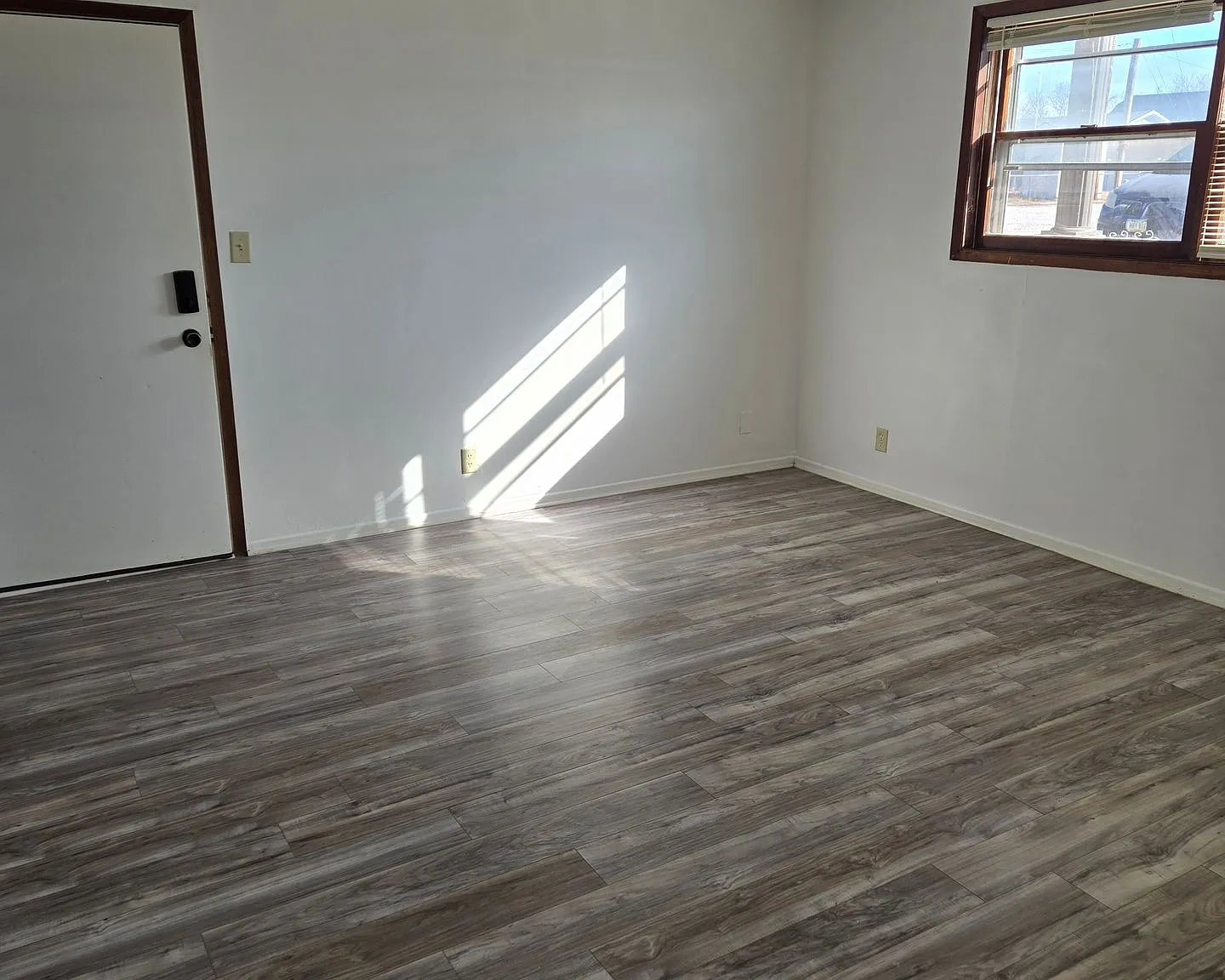 Lynnwood Apartments — Photo 2