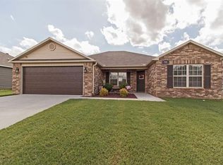 721 Morningside Dr, Centerton, AR 72719