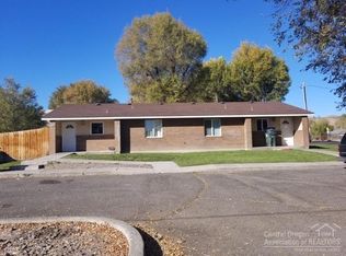 522 SW 3rd St, Madras, OR 97741