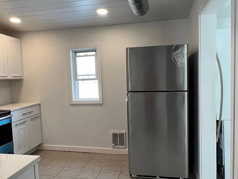 206 S Chestnut St #4 — Photo 6