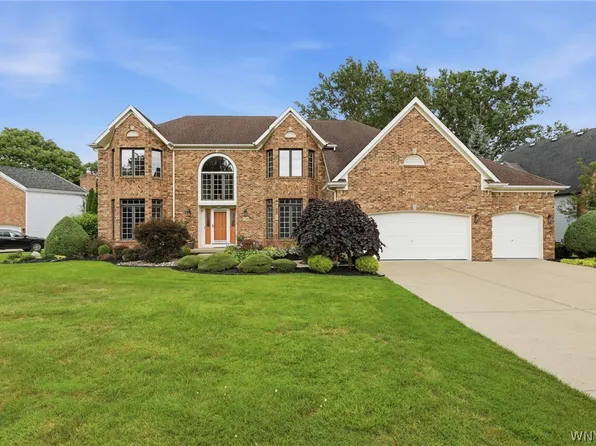 154 Viscount Dr, Williamsville, NY 14221