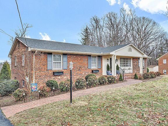 2nd image of 4544 Rosecrest Rd