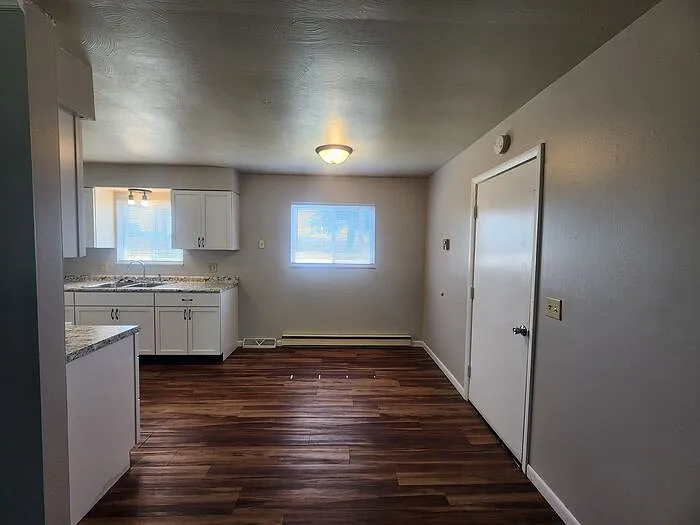 2 bed, 1.5 bath, 1008 sqft, $1,000 — Photo 3