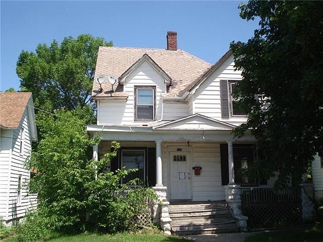 1st image of 1224 Revell Ave