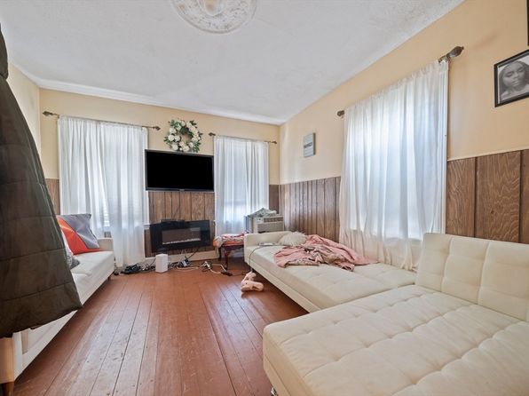 boston-massachusetts-59110492 picture