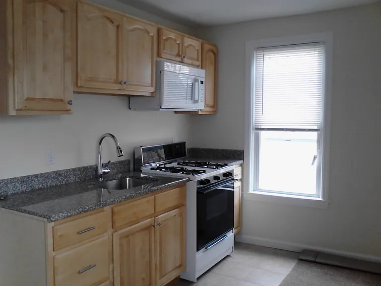 1901 Princeton Ave #2 — Photo 2