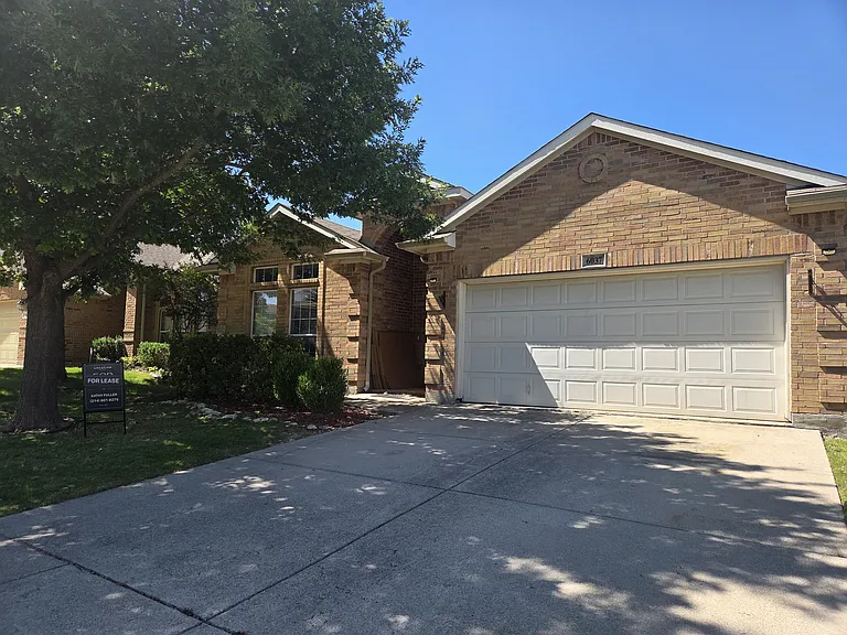 6037 Horse Trap Dr — Photo 2