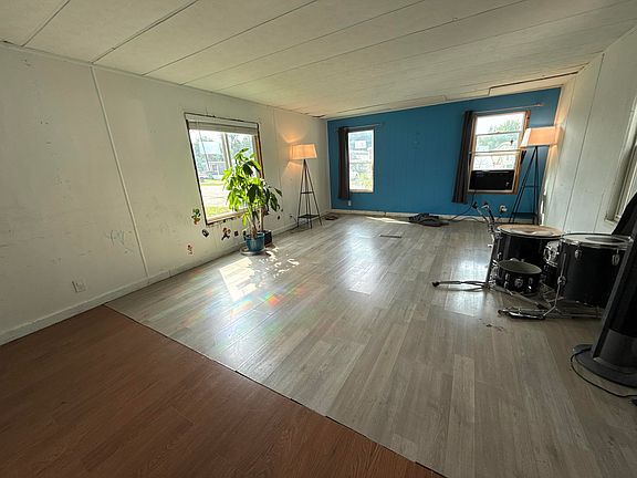 3rd image of 408 3rd Ave S Lot 133