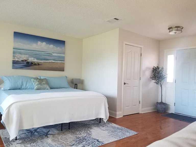 3228 Cypress Ln — Photo 9