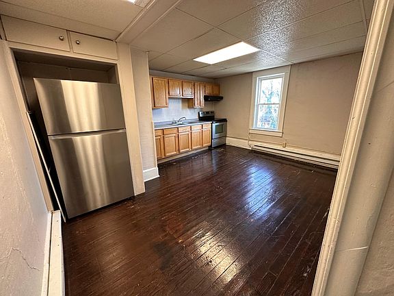 4th image of 926 Willey St