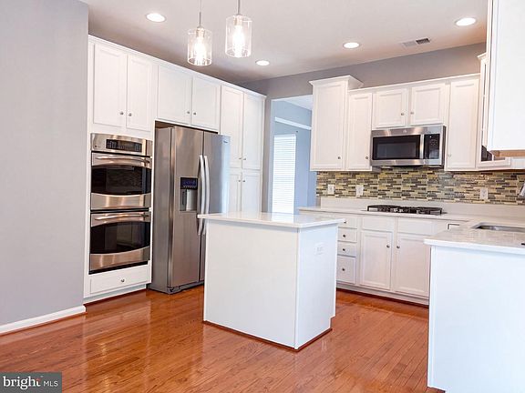 2nd image of 118 Marlise Ln